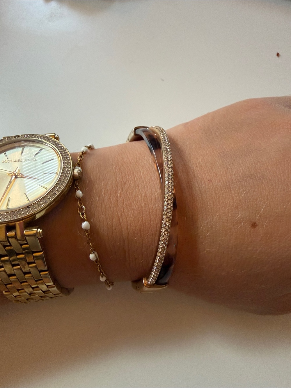 Michael Kors Tortoise Shell Crystal Pavé Hinged Bangle Bracelet Gold Tone - Picture 4 of 4